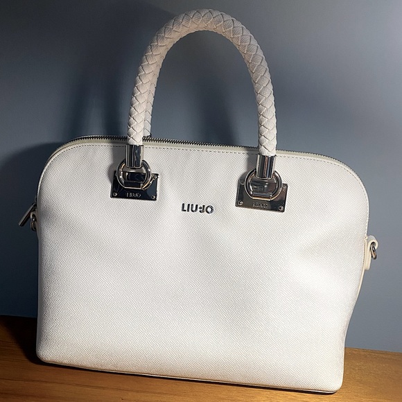Chic, clean white handbag by LUI-JO - with detachable straps and dustbag. - Picture 1 of 7